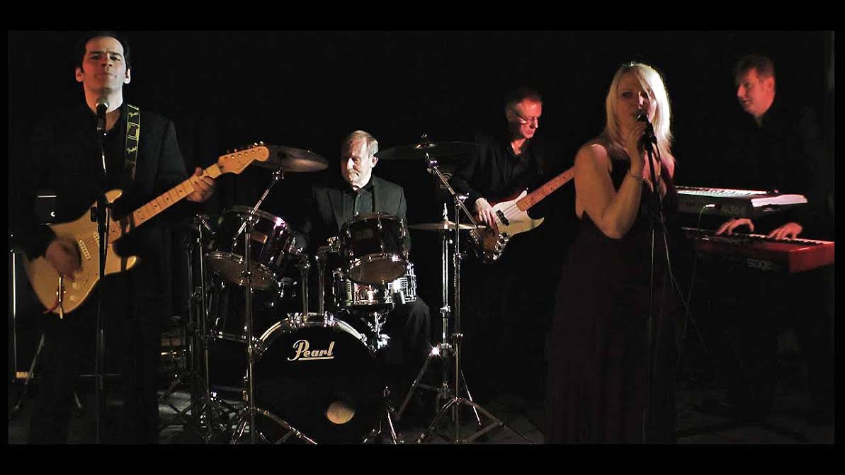 Hitched Wedding Band Sign With Coast 