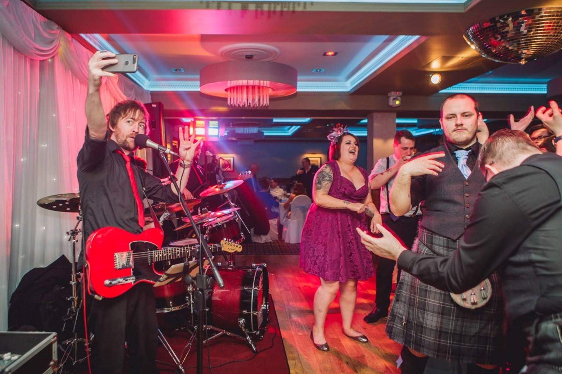 Three Card Trick Main Gallery Image 11