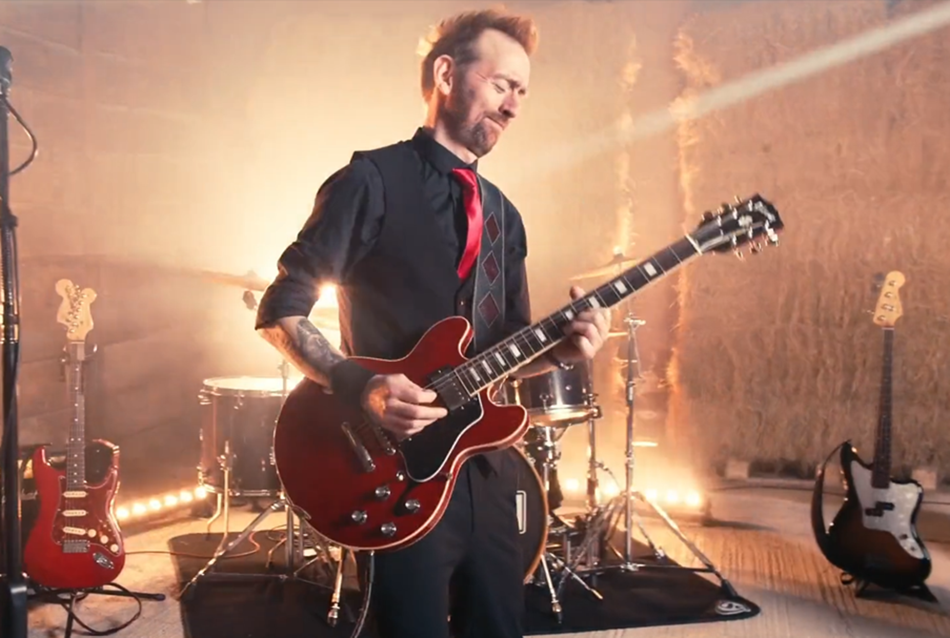 Three Card Trick Main Gallery Image 6