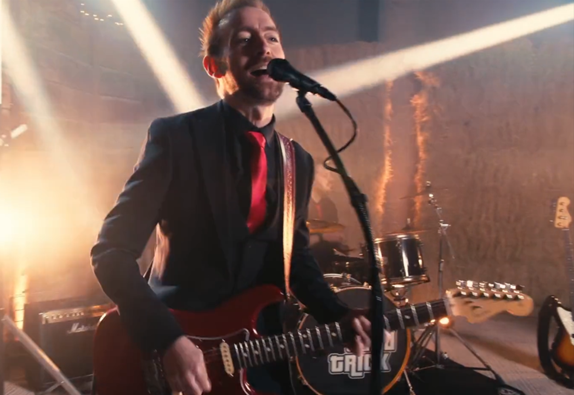 Three Card Trick Main Gallery Image 10